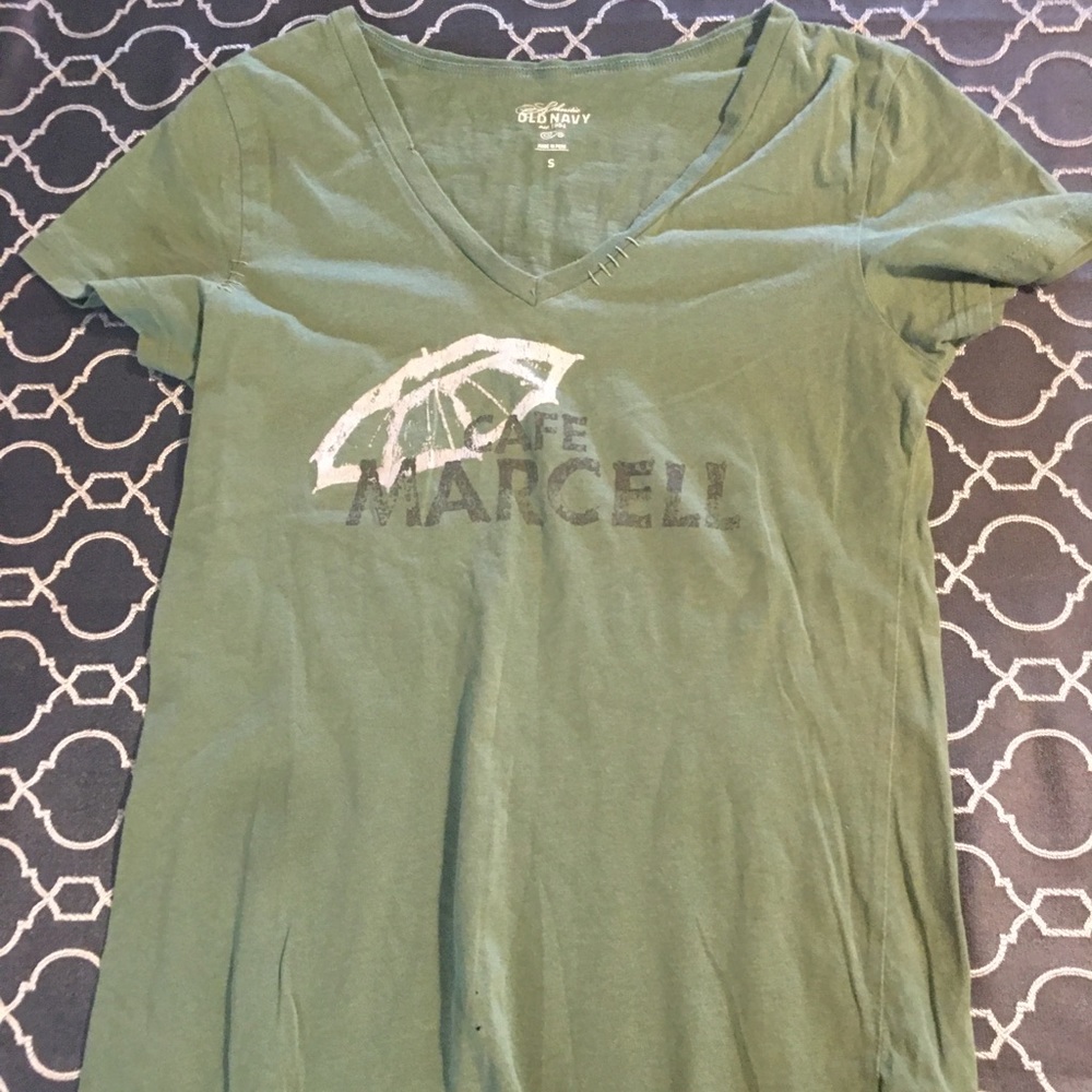 Green casual tee